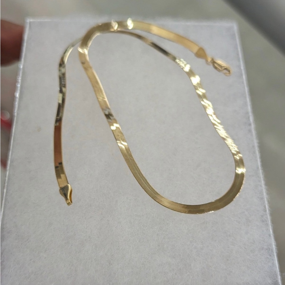10k herringbone necklace